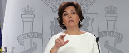 La vicepresidenta del Gobierno, Soraya Sáenz de Santamaría, durante la rueda de prensa posterior al Consejo de Ministros. 