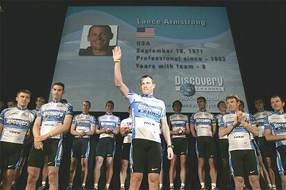 Armstrong, junto a sus compañeros, ayer en la presentación del Discovery Channel.