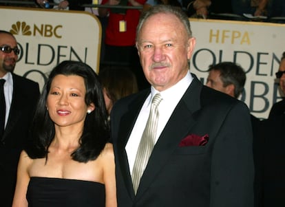 Gene Hackman y su mujer, Betsy Arakawa. 