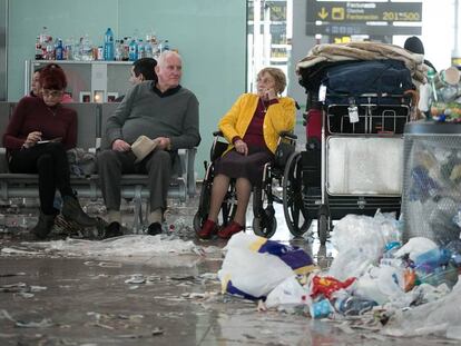 Aspecte de l'aeroport del Prat durant la passada vaga de neteja.
