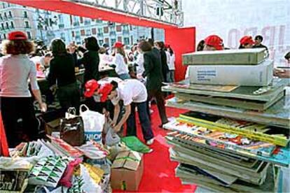 Recogida de Libros para Venezuela en la Puerta del Sol el 2 de mayo del año pasado.