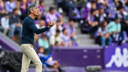 El entrenador de la Real Sociedad, Imanol Alguacil, durante el partido de La Liga contra el Real Valladolid el pasado sábado 21 de septiembre.