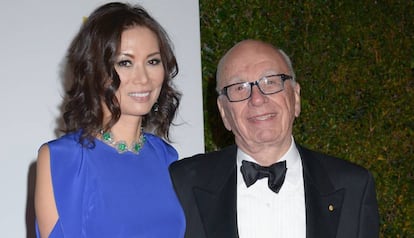 Wendi Deng Murdoch y Rupert Murdoch, en una fiesta posterior a los Globos de Oro en enero de 2013.