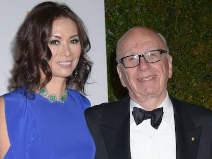 Wendi Deng Murdoch y Rupert Murdoch, en una fiesta posterior a los Globos de Oro en enero de 2013.