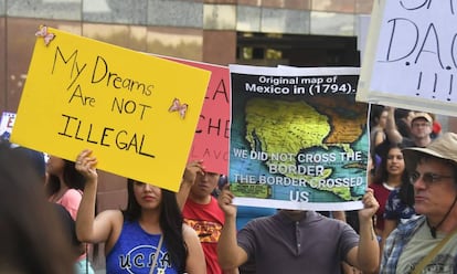 Manifestação a favor do programa Daca, nesta sexta-feira em Los Angeles.