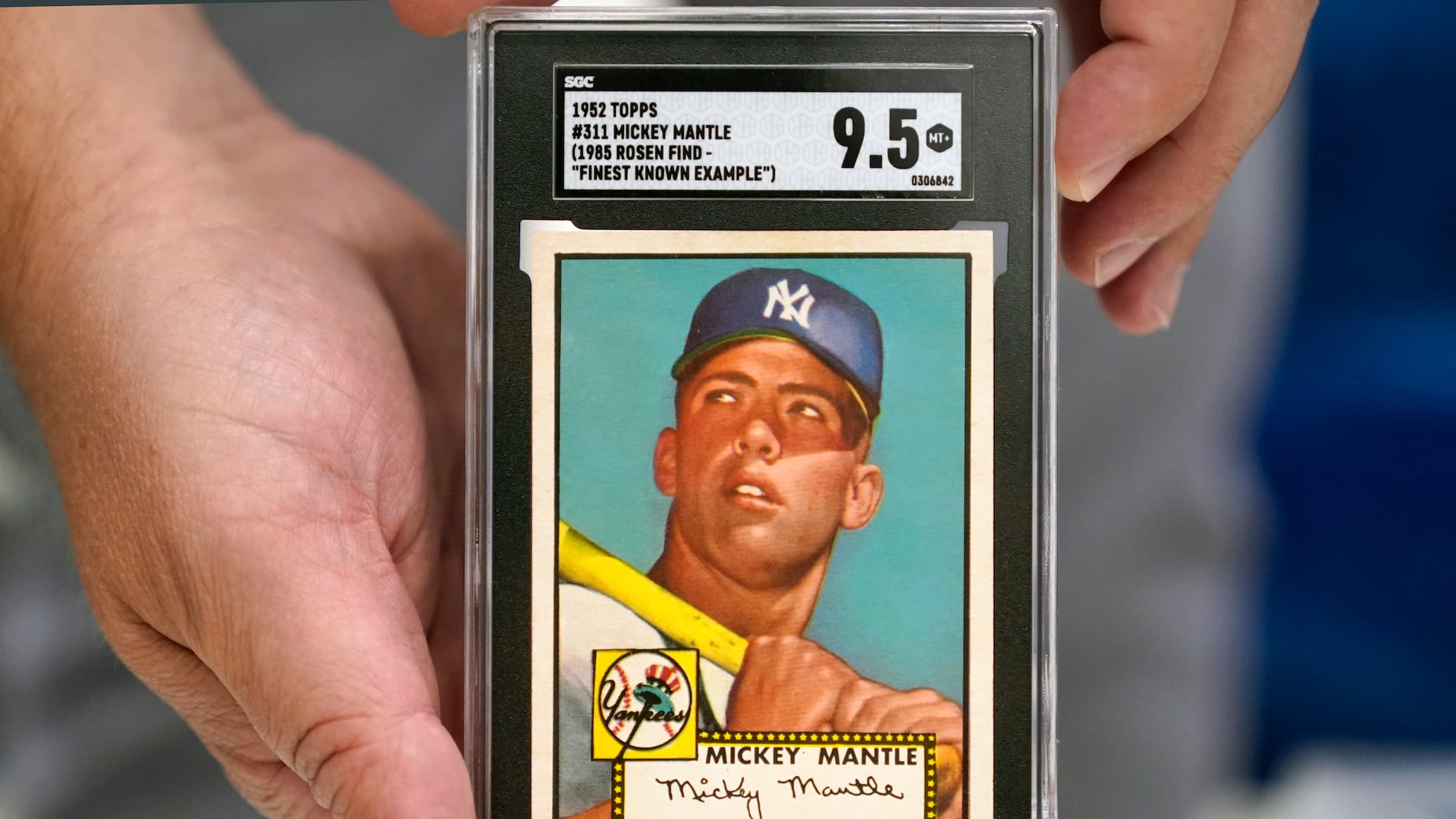 why is the mickey mantle card so rare BASEBALL CARD-N.Y. YANKEES UK ISSUE-VERY SCARCE CARD-MINT-NOS Rare Mickey Mantle baseball card