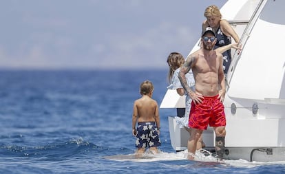 Lionel Messi con su familia el martes pasado en Ibiza.