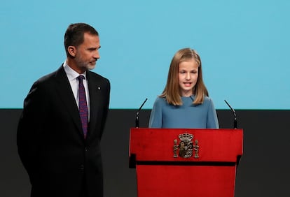 El Rey y Leonor, en el Instituto Cervantes de Madrid, el día en que la Princesa cumplía 13 años.