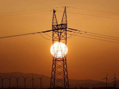 El precio de la electricidad alcanza mañana 99,8 euros, el segundo más caro de la historia