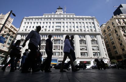 El céntrico edificio de oficinas que cuenta con Primark en la Gran Vía de Madrid es propiedad de Pontegadea