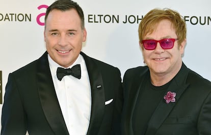 David Furnish y el cantante Elton John.