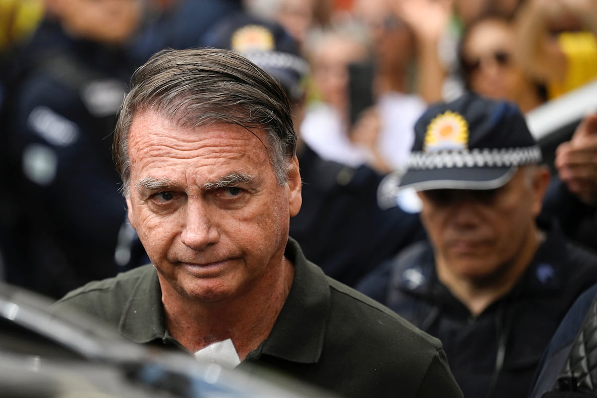 Bolsonaro, trasladado de urgencia al hospital en Brasilia con una crisis de hipo y vómitos