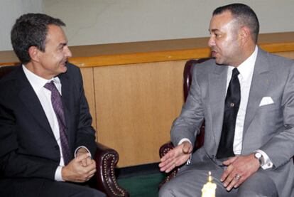 Zapatero y Mohamed VI, durante su reunión en la sede de la ONU.