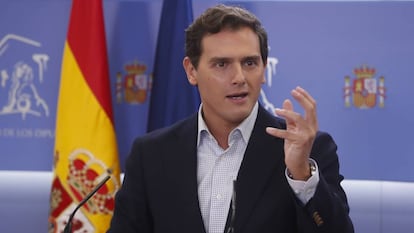 El líder de Ciudadanos, Albert Rivera, durante una rueda de prensa en el Congreso.