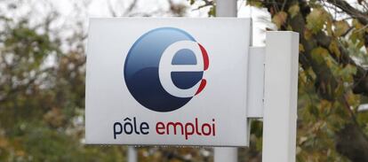 Cartel de una oficina de empleo en Par&iacute;s.