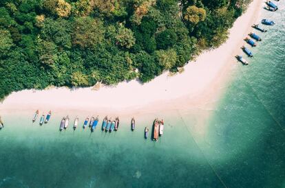 Vista aérea de la playa tailandesa de Phra Nang.