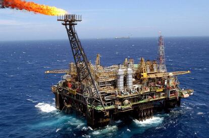 Una plataforma de la petrolera brasileña Petrobras situada a 175 kilómetros de Río de Janeiro
