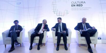 De izquierda a derecha, Jose Mar&iacute;a Lassalle, Fernando Benzo, Andrus Ansip y Fernando Carro, este lunes en el Espacio Bertelsmann.