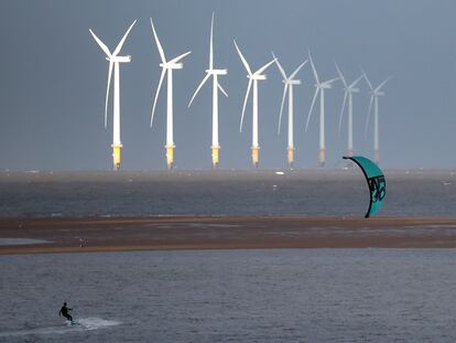 Parque eólico marino Burbo Bank, cerca de New Brighton (Inglaterra).