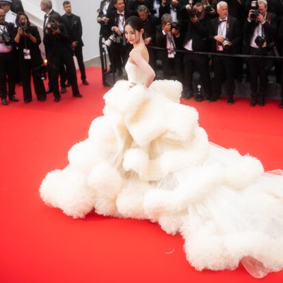 La actriz china Wan QianHui, a su llegada a la ceremonia inaugural del festival.
