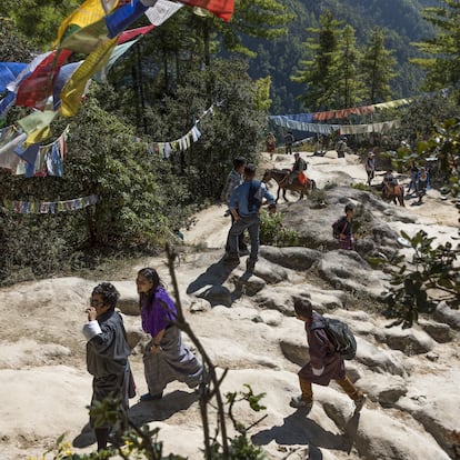 Tramo de ascensión para llegar a Taktsang, conocido como el Nido del Tigre, en Bután.