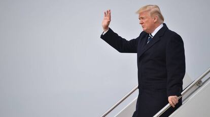 El presidente Donald Trump a su llegada a la base aérea de Maryland, Estados Unidos.