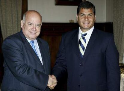 El secretario general de la OEA, José Miguel Insulza, se ha reunido en Quito con el presidente de Ecuador, Rafael Correa.