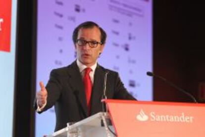 El CEO de Banco de Santander, Javier Mar&iacute;n, hoy en la rueda de prensa de resultados. 