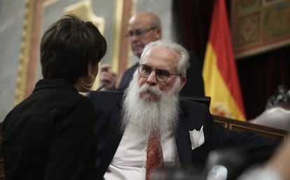 Agustín Javier Zamarrón preside la Mesa de Edad del Congreso.