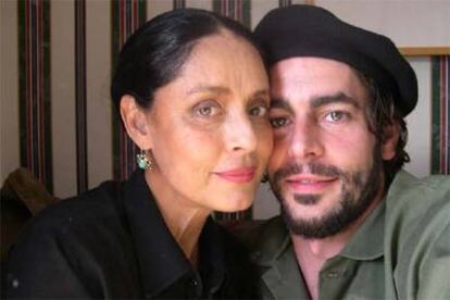 Sonia Braga y Eduardo Noriega, durante el rodaje de <i>Che.</i>