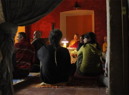 Charla y meditación con Lama Phuntsok, en el pazo de San Isidro, en Mondoñedo (Lugo).