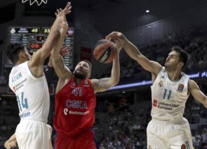 Campazzo intenta taponar a Kurbanov