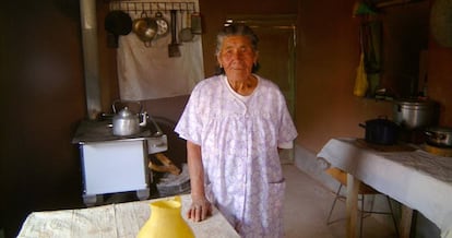 Juanita Barbosa, de 75 años, en su casa de San Pedro de Atacama (Chile).