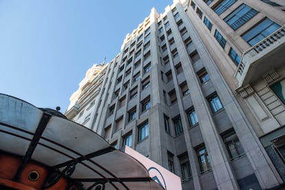 El Edificio Capitol (1931-1933) en la Gran Vía madrileña, obra de los arquitectos Luis Martínez Feduchi y Vicente Eced.