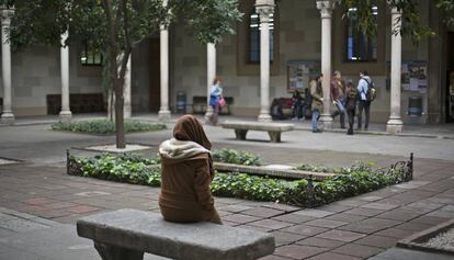 La universitat es mant&eacute; tancada i s&#039;abusa de l&#039;especialitzaci&oacute;.