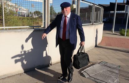 El comisario jubilado José Manuel Villarejo, en septiembre de 2022, junto a la Audiencia Nacional.