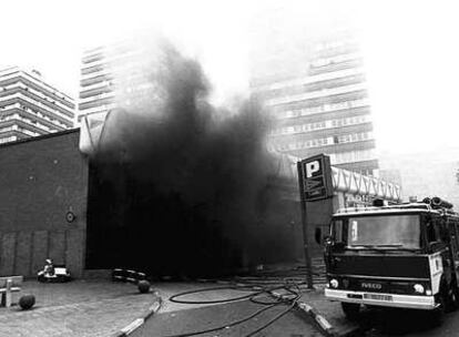 Imagen del atentado de ETA contra el supermercado Hipercor de Barcelona, en junio de 1987.