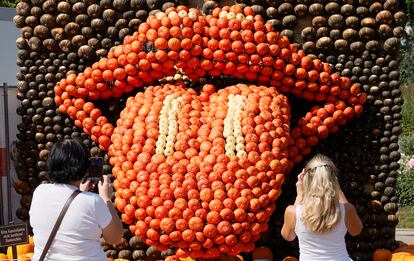 Una figura de calabazas imita el logo de los Rolling Stones en Alemania.