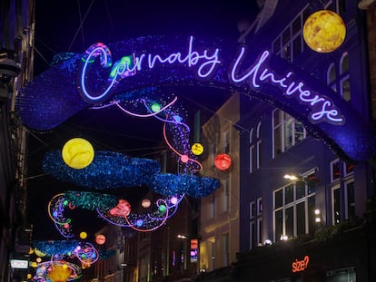 Luces de Navidad en Carnaby Street, Londres.