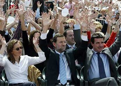 Rajoy, durante el acto electoral que protagonizó ayer en el auditorio Alfredo Kraus de Las Palmas.