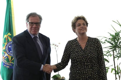 Dilma Rousseff e o secretário geral da (OEA) Luis Almagro.