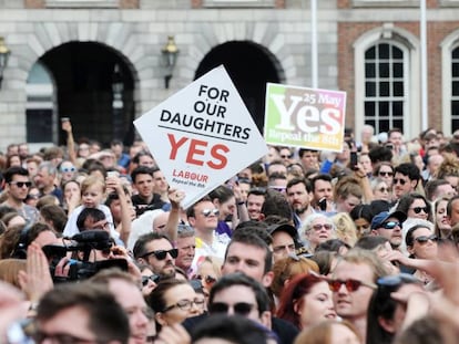 Celebración del resultado del referéndum sobre el aborto en Dublín.
