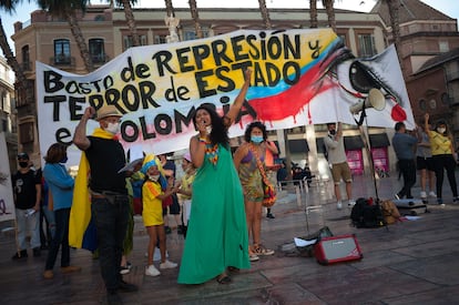 Colombianos en Málaga, España, protestan contra la violencia en su país