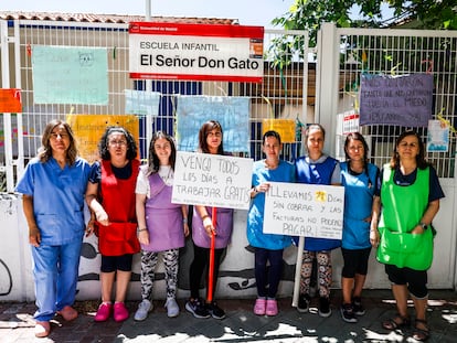 Trabajadoras de la Escuela Infantil El Señor Don Gato, uno de los centros afectados por los retrasos en los pagos.