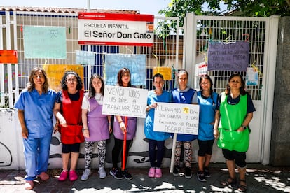 Trabajadoras de la Escuela Infantil El Señor Don Gato, uno de los centros afectados por los retrasos en los pagos.