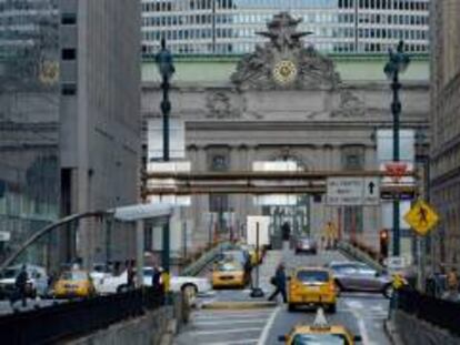 Una vista de la parte delantera de la Grand Central Terminal mirando hacia el norte de Park Avenue en Nueva York. EFE/Archivo