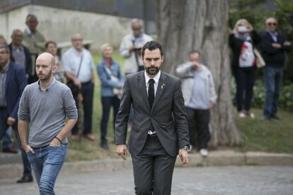 El presidente del Parlament, Roger Torrent, asiste al funeral.