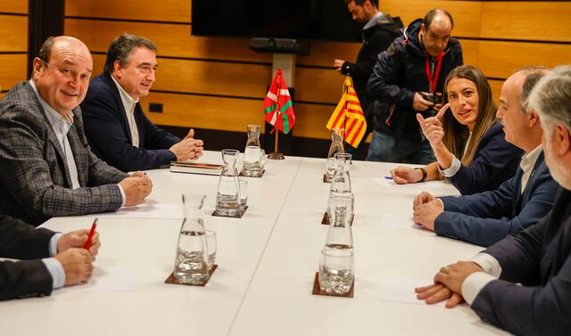 Junts y PNV oficializan un frente común en el Congreso para ...