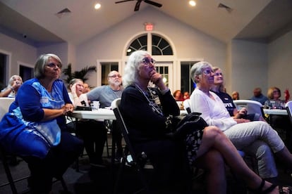 Democratic Party supporters gathered in Wilmington, North Carolina, to attend the debate.