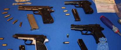Las pistolas usadas por la banda en sus asaltos.